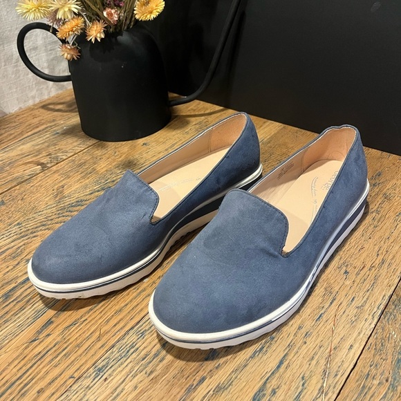 💙 GEORGE – Navy Slip-On Sneakers – Size 8 - Picture 1 of 7